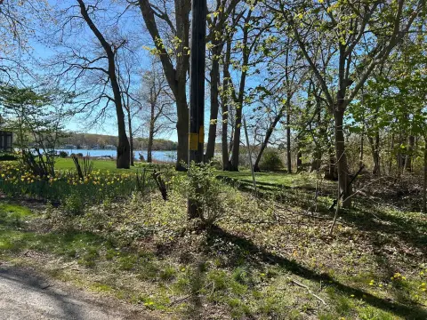 Corner Waterfront-Access Home Site