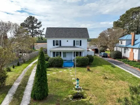 Charming Farmhouse with Modern Updates