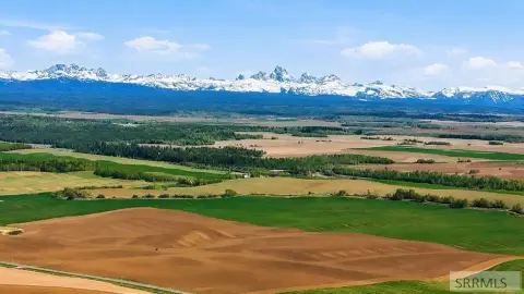 Agricultural Farmland with Year-Round Access