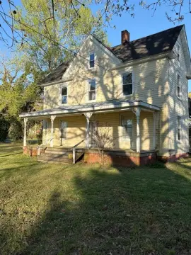 Residential Farmhouse in BLOXOM, VA