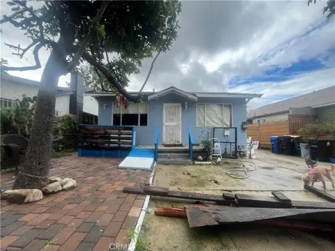 Bungalow Duplex with Renovation Needs