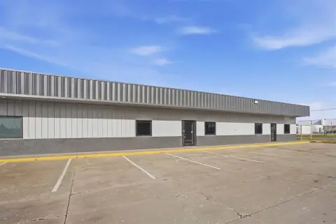 Prime Commercial Space on Highway
