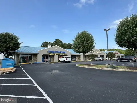 Modern Strip Center Retail Suite