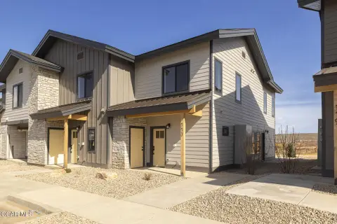 5-Unit Townhome Apartment Building