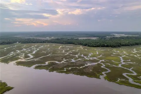 Waterfront Residential Land in Woodbine