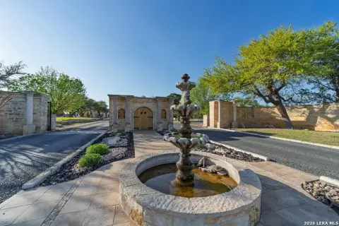 Residential Land in Las Colinas