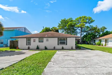 Updated Duplex in Riviera Beach