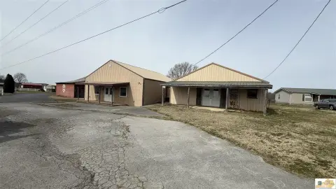 Knifley Commercial Property Near Green River