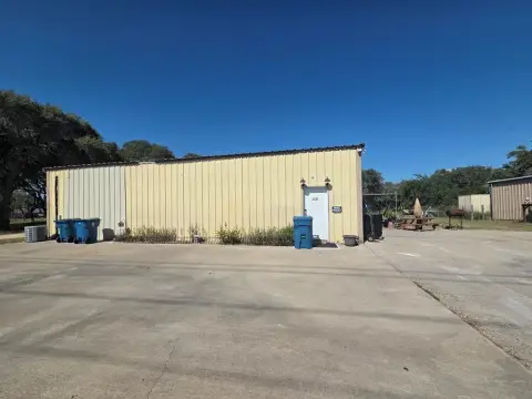 ROCKPORT Warehouse on FM 3036