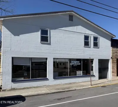 Build-to-Suit Storefront