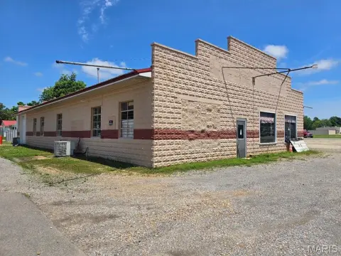 Highway-Front Repair and Wash Property