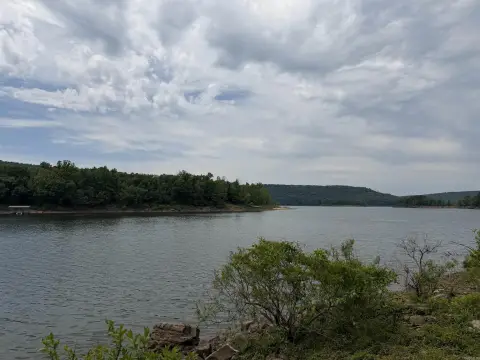 Greers Ferry Lake Hideaway