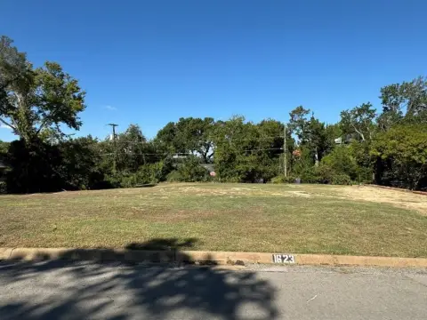 Spacious Lot in Dallas, TX