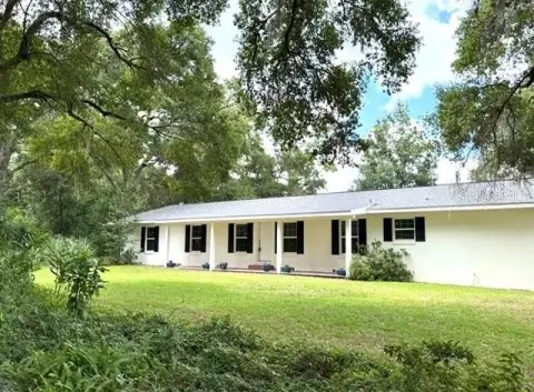 Charming Renovated Ranch Near Equestrian Center