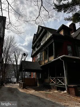 Cape Cod Multifamily in Trenton