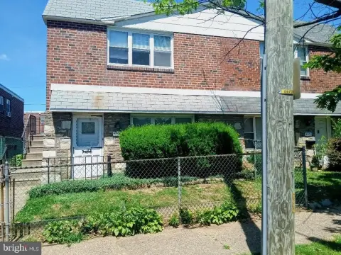 Two-Unit Ranch Duplex with Parking