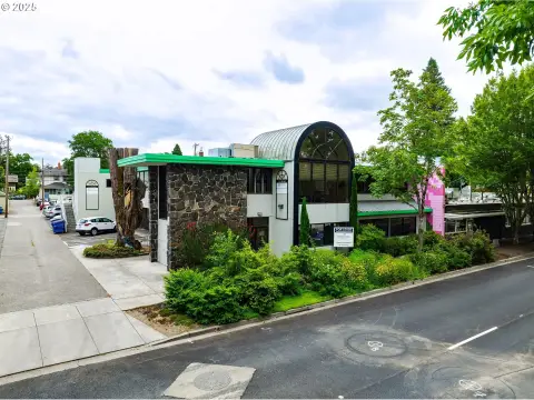 5-Suite Office Building