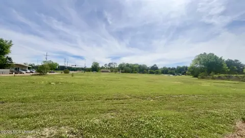 Prime Commercial Lot in Pearl