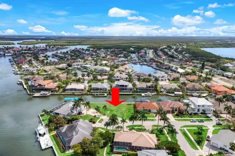Waterfront Key Lot Opportunity