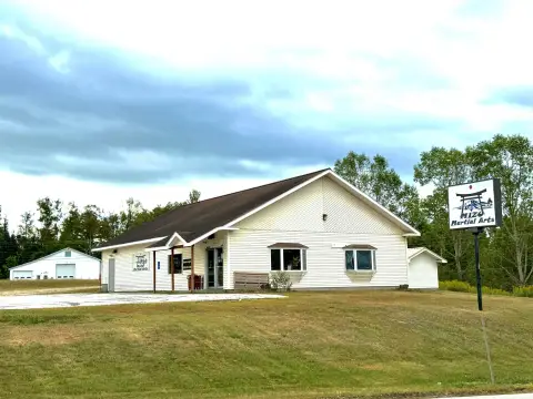Versatile Commercial Building on Route 3