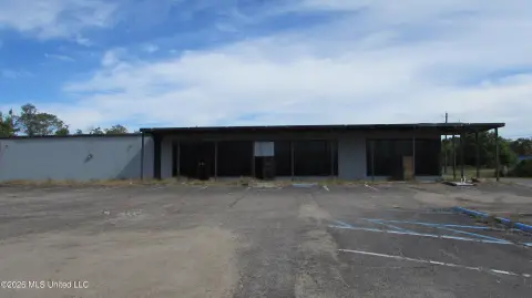 Versatile Office/Warehouse in Gulfport, MS