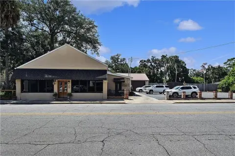 Versatile Mixed-Use Property in Brunswick