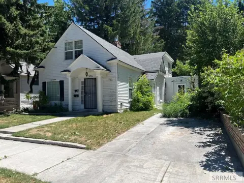 Duplex with Updated Interiors