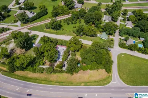 Commercial Land in Growing Area