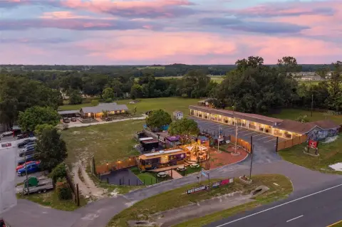 Nine-Unit Motel with Residence