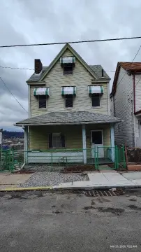 Duplex with Additional Side Lot