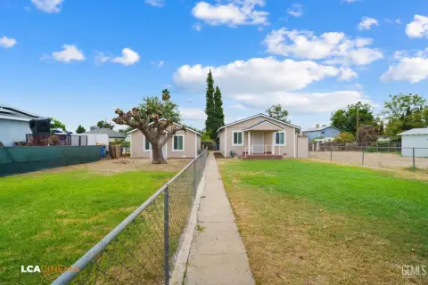 Duplex with Separate Utilities