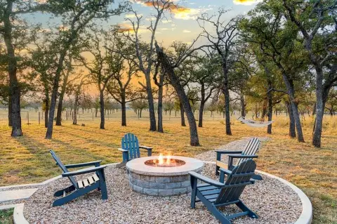 Fredericksburg Wine Trail STR Compound