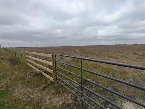 6-Acre Fenced Land in Kerens