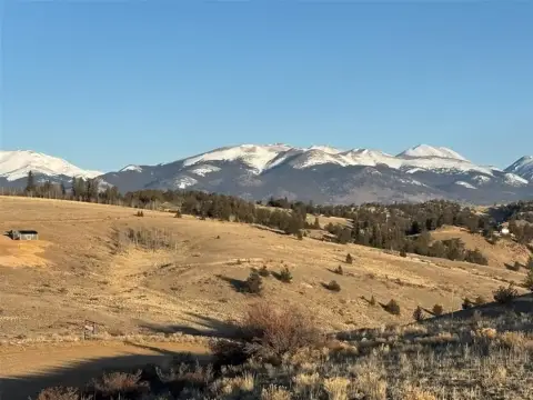 Como Land with Mountain Views