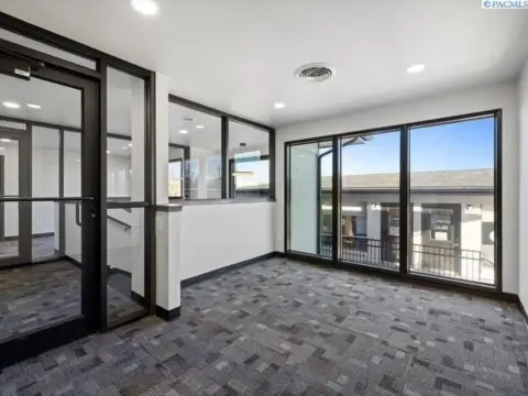 Kennewick Office For Sale