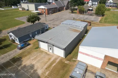 Three-Bay Flex Space