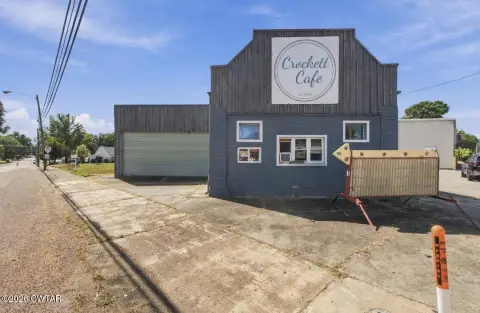 Drive-Through Restaurant with Equipment