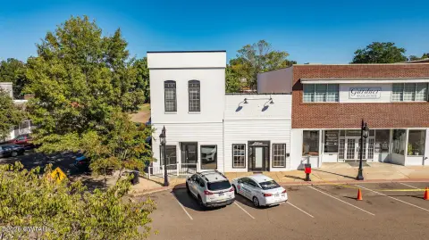 Mixed-Use Building with Apartment