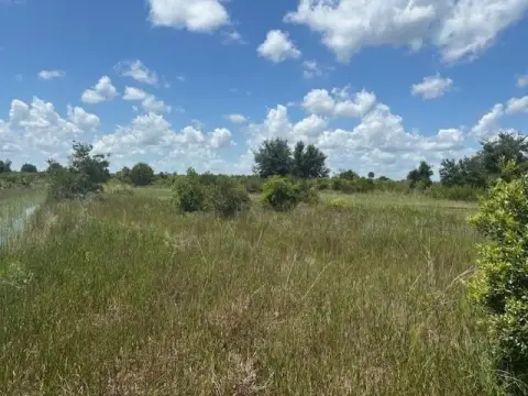 5 Acres in Viking Estates