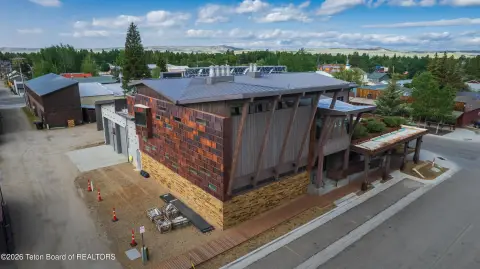 Pinedale Mixed-Use Commercial Building