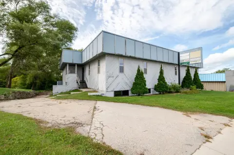 Office Building with Zero-Entry Access