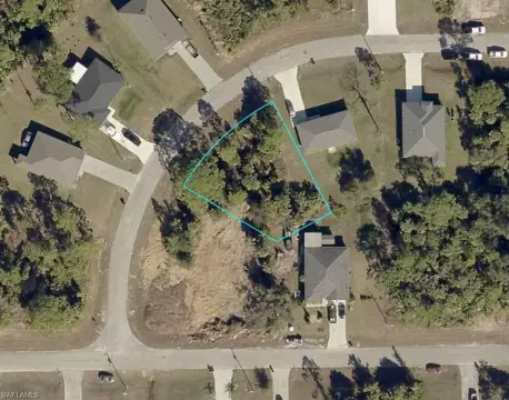 Residential Lot in Port LaBelle