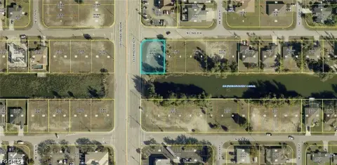 Commercial Land with Canal Access
