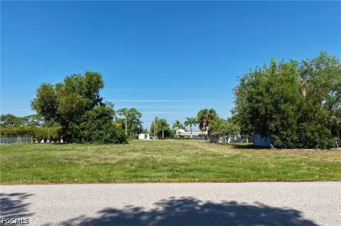 Triple Lot in Cape Coral
