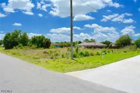 Lehigh Acres Duplex-Zoned Parcel