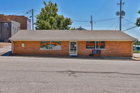 Operating Laundromat Retail Space