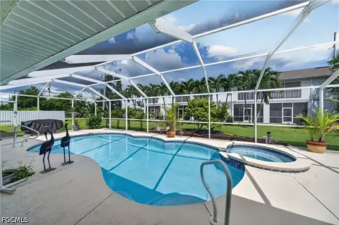 Duplex With Screened Pool