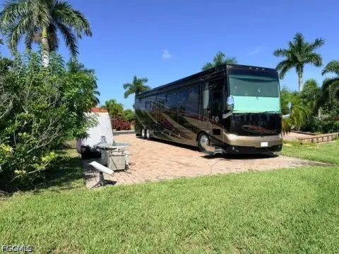 Lakefront Motorcoach Resort Lot