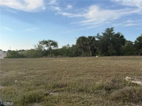 Cape Coral Freshwater Canal Lot