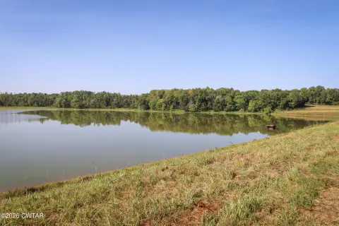 Hunting Land with Watershed